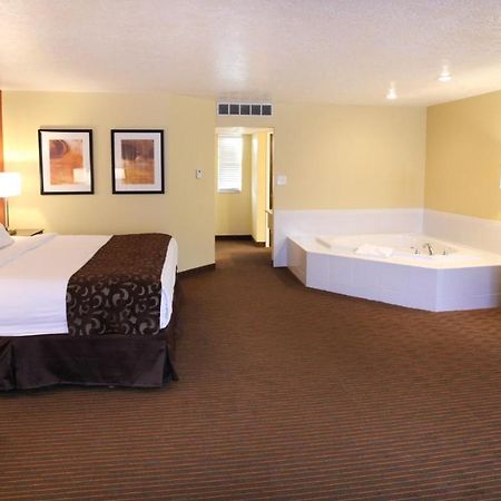 Baymont By Wyndham Cedar City Exterior photo