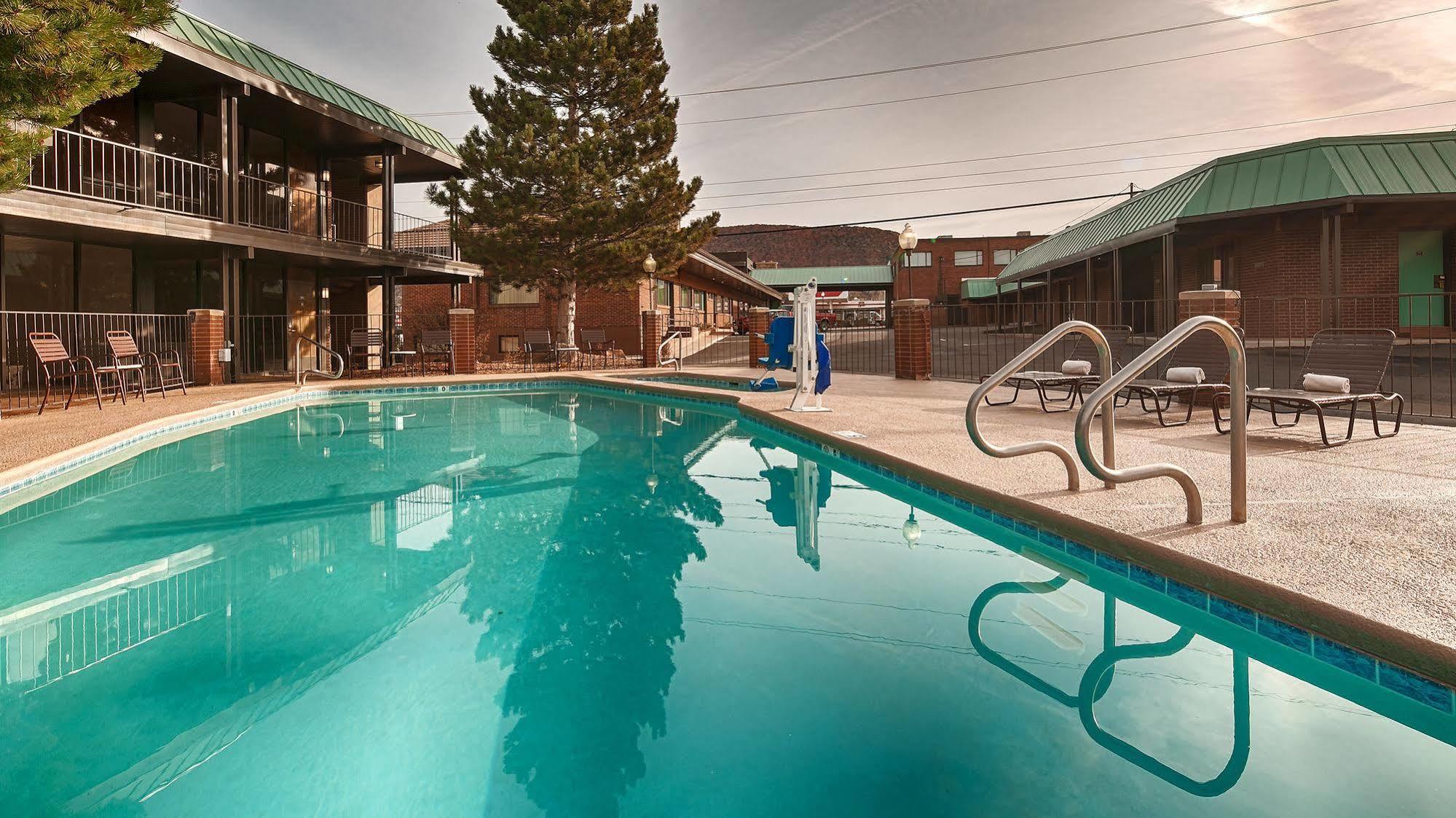 Baymont By Wyndham Cedar City Exterior photo