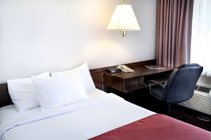 Baymont By Wyndham Cedar City Room photo