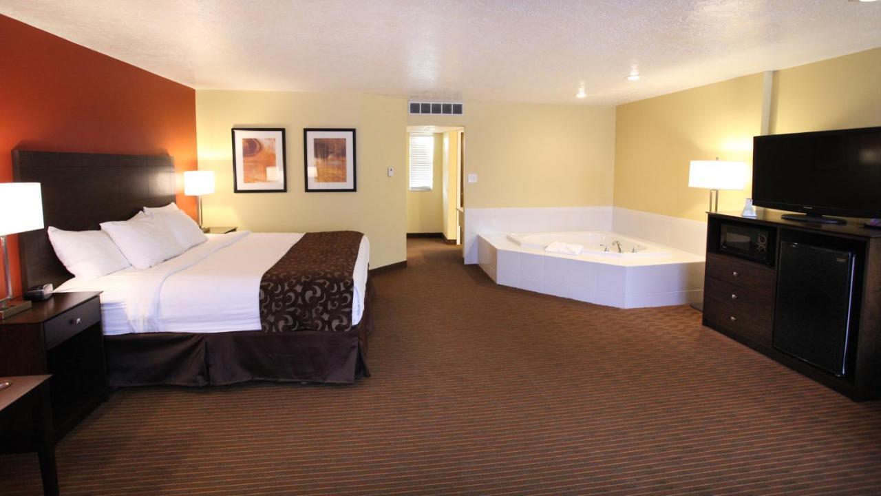 Baymont By Wyndham Cedar City Exterior photo